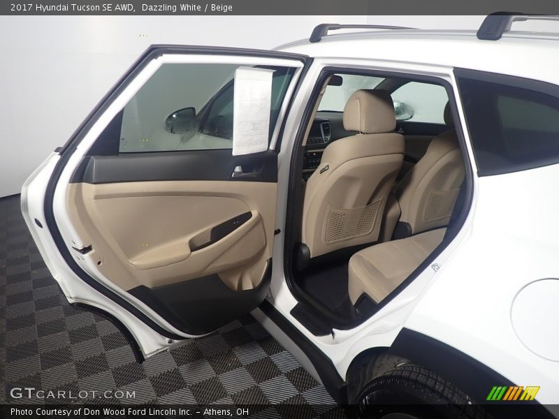 Dazzling White / Beige 2017 Hyundai Tucson SE AWD