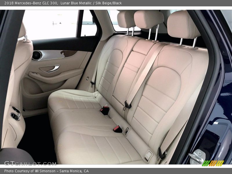 Lunar Blue Metallic / Silk Beige/Black 2018 Mercedes-Benz GLC 300