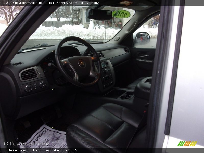 Sheer Silver Metallic / Ebony 2011 Chevrolet Avalanche LT 4x4