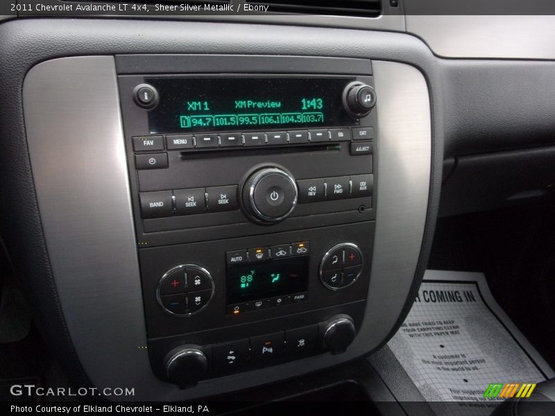 Sheer Silver Metallic / Ebony 2011 Chevrolet Avalanche LT 4x4