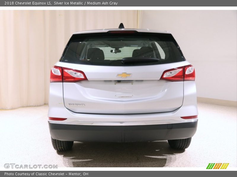 Silver Ice Metallic / Medium Ash Gray 2018 Chevrolet Equinox LS