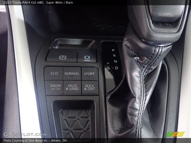 Super White / Black 2020 Toyota RAV4 XLE AWD
