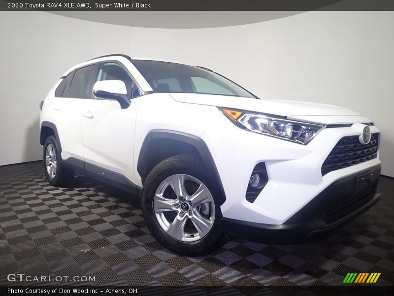 Super White / Black 2020 Toyota RAV4 XLE AWD