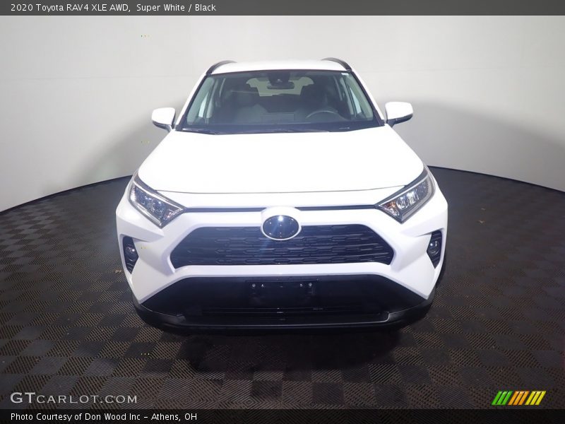 Super White / Black 2020 Toyota RAV4 XLE AWD