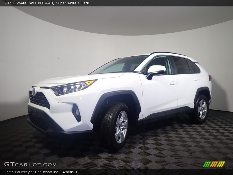 Super White / Black 2020 Toyota RAV4 XLE AWD