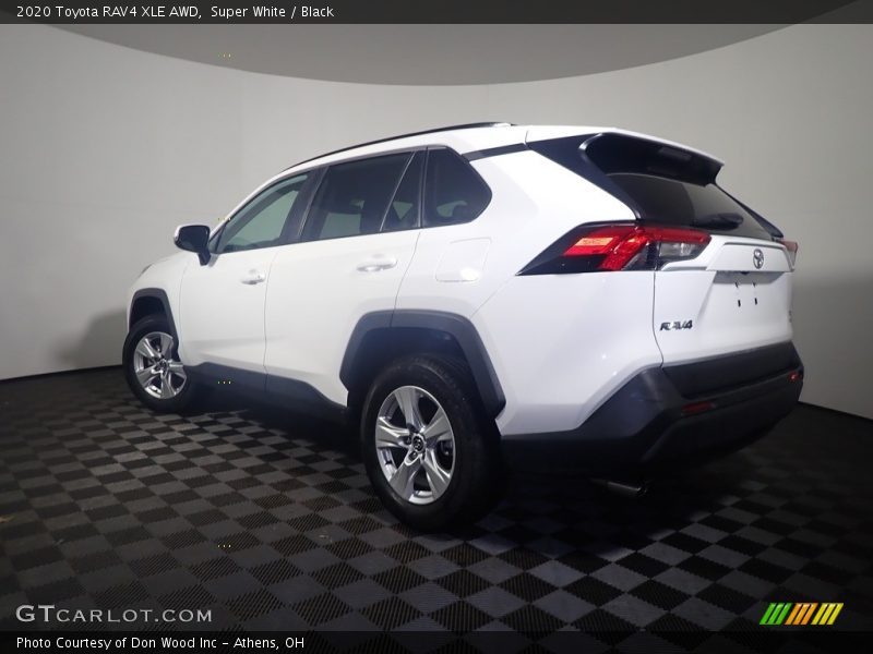 Super White / Black 2020 Toyota RAV4 XLE AWD