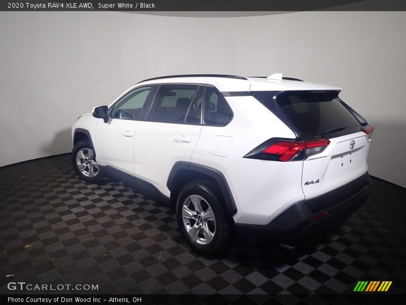 Super White / Black 2020 Toyota RAV4 XLE AWD