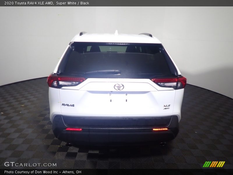 Super White / Black 2020 Toyota RAV4 XLE AWD