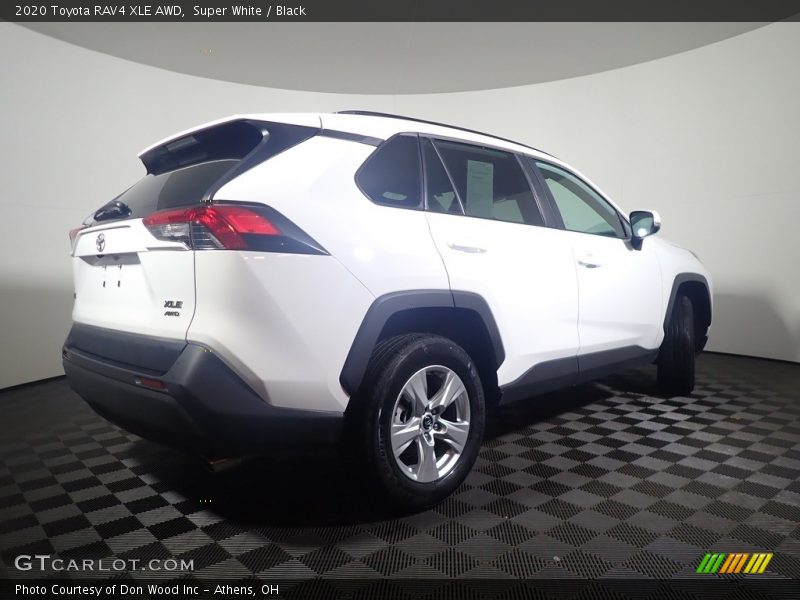 Super White / Black 2020 Toyota RAV4 XLE AWD