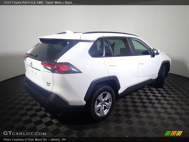 Super White / Black 2020 Toyota RAV4 XLE AWD