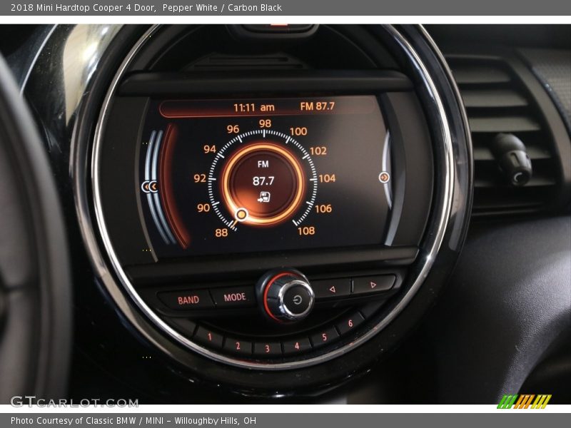Pepper White / Carbon Black 2018 Mini Hardtop Cooper 4 Door