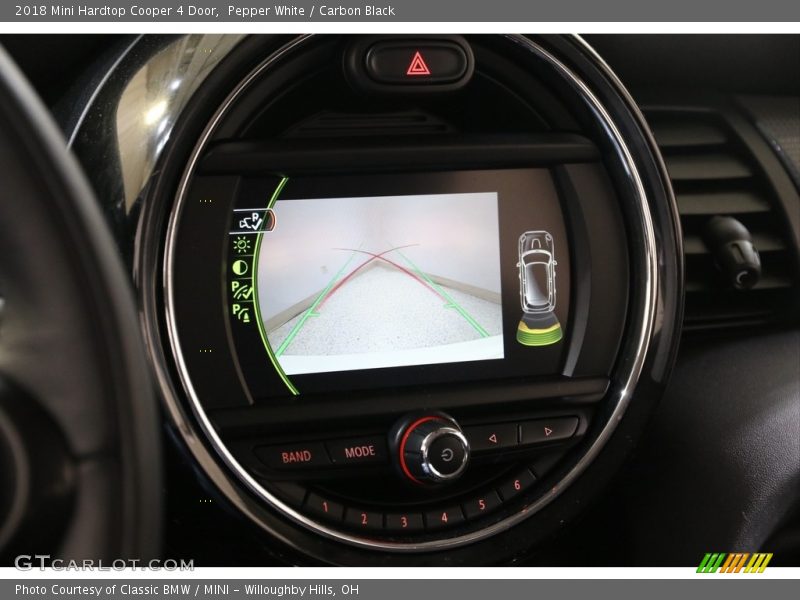 Pepper White / Carbon Black 2018 Mini Hardtop Cooper 4 Door