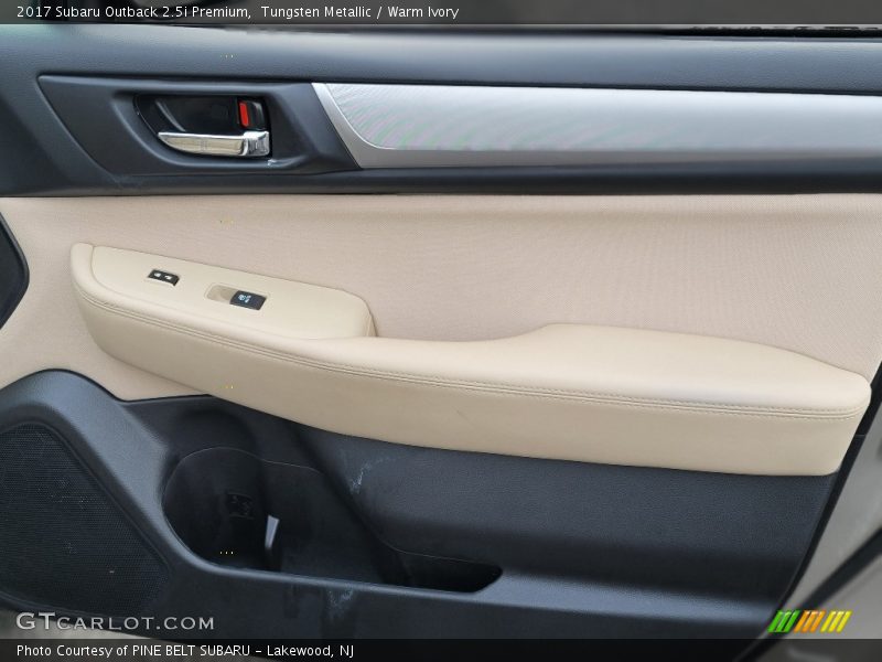 Tungsten Metallic / Warm Ivory 2017 Subaru Outback 2.5i Premium