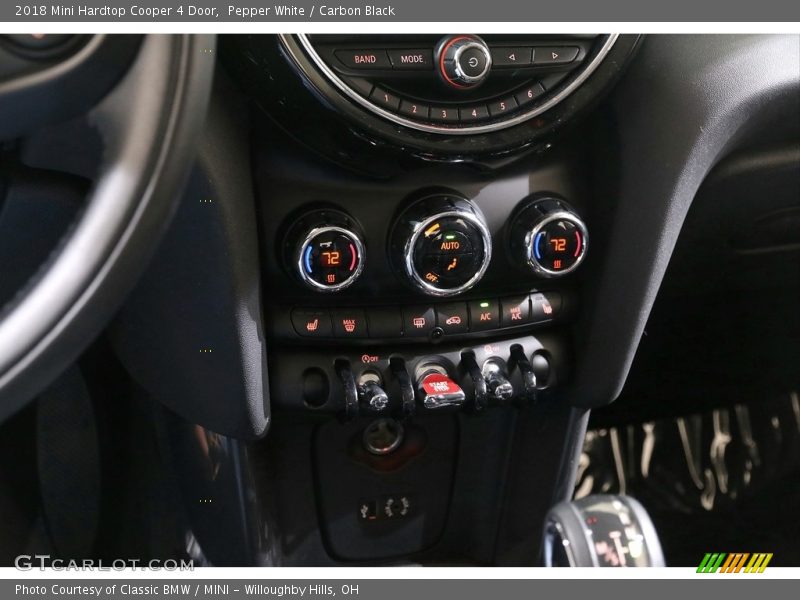 Pepper White / Carbon Black 2018 Mini Hardtop Cooper 4 Door