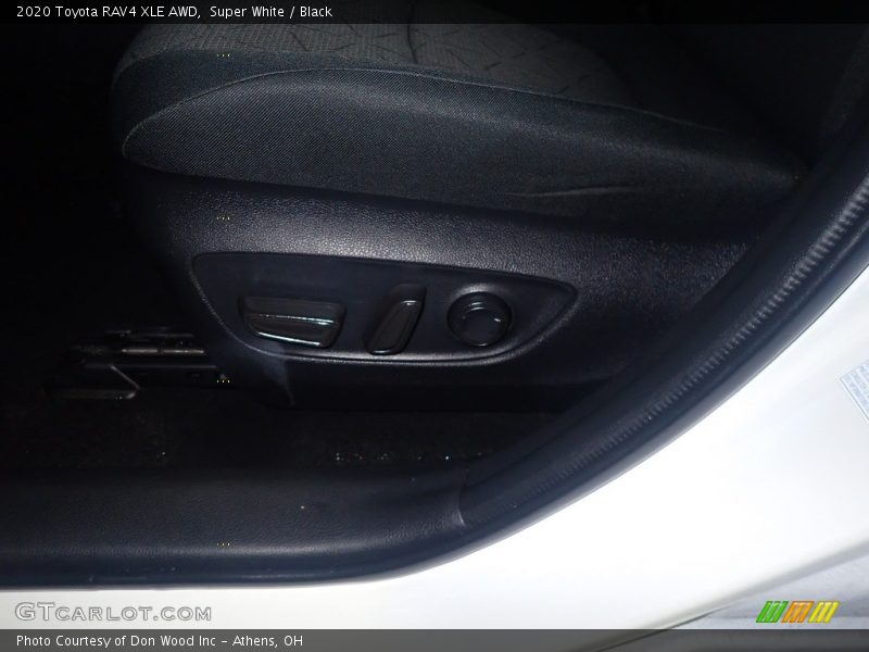 Super White / Black 2020 Toyota RAV4 XLE AWD