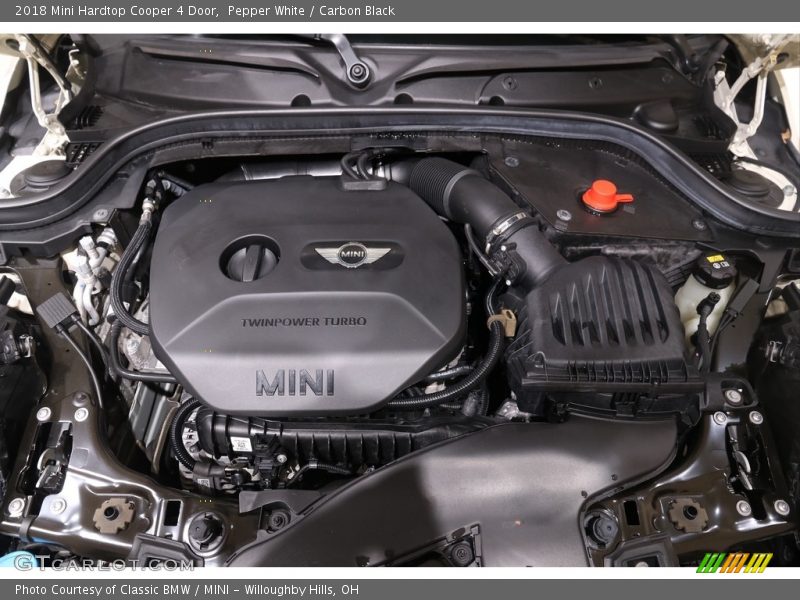 Pepper White / Carbon Black 2018 Mini Hardtop Cooper 4 Door