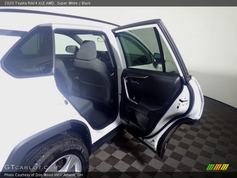 Super White / Black 2020 Toyota RAV4 XLE AWD