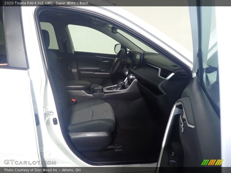 Super White / Black 2020 Toyota RAV4 XLE AWD