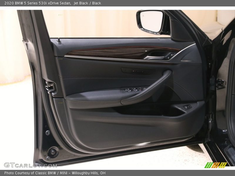 Jet Black / Black 2020 BMW 5 Series 530i xDrive Sedan