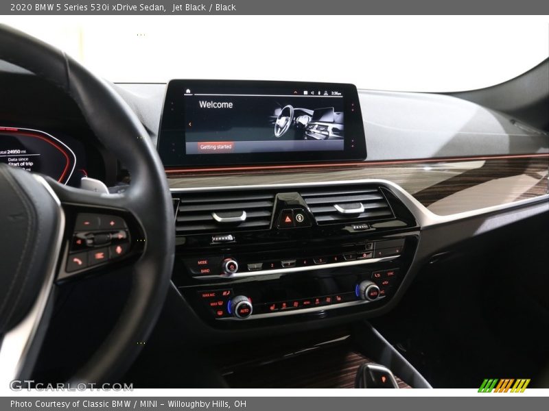 Jet Black / Black 2020 BMW 5 Series 530i xDrive Sedan