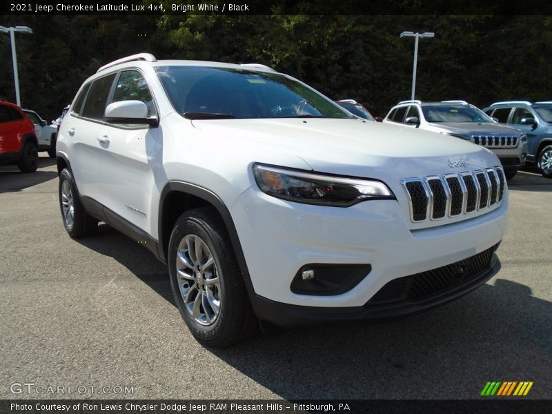 Bright White / Black 2021 Jeep Cherokee Latitude Lux 4x4
