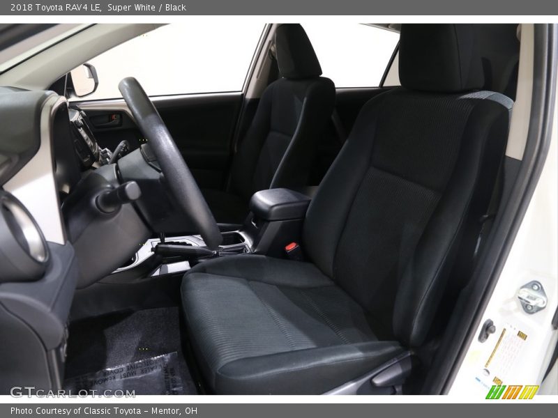 Super White / Black 2018 Toyota RAV4 LE