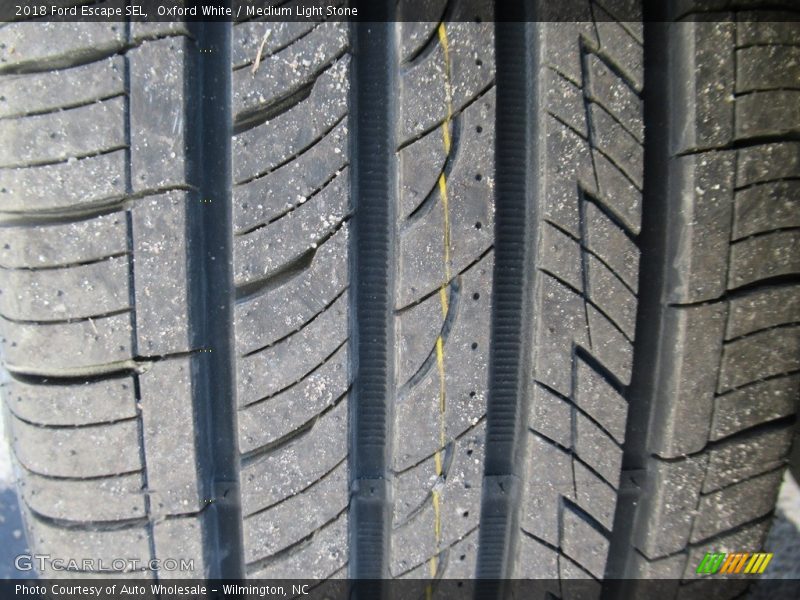 Oxford White / Medium Light Stone 2018 Ford Escape SEL