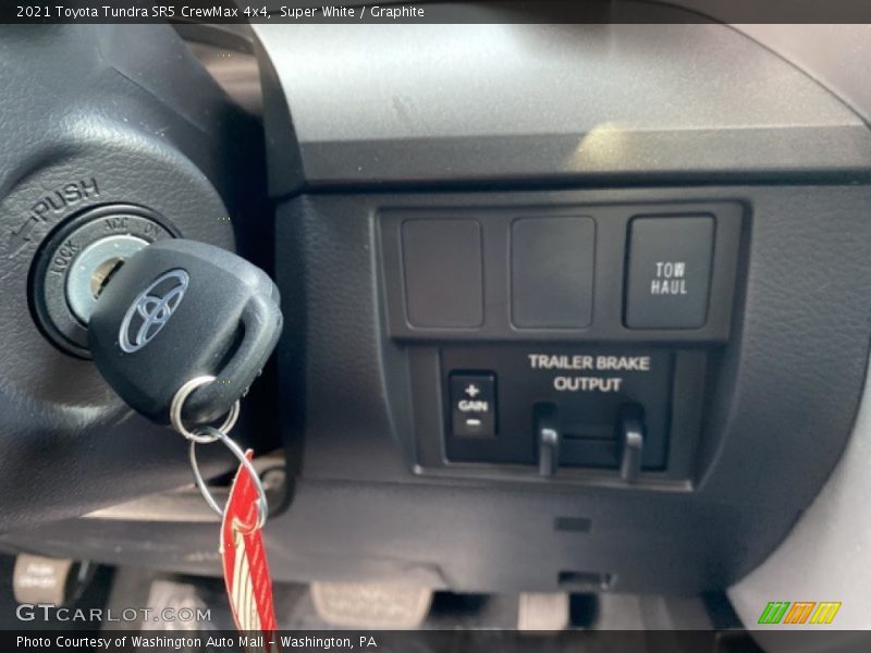 Super White / Graphite 2021 Toyota Tundra SR5 CrewMax 4x4