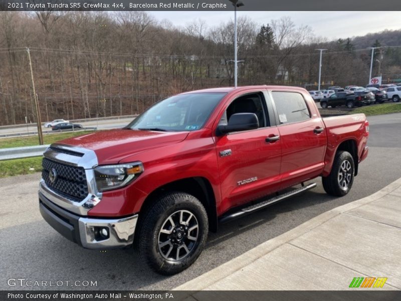 Front 3/4 View of 2021 Tundra SR5 CrewMax 4x4