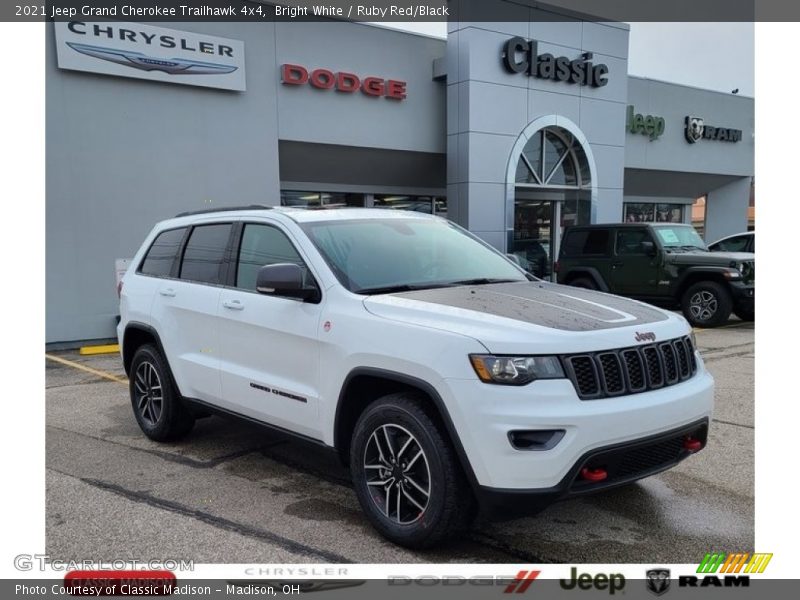 Bright White / Ruby Red/Black 2021 Jeep Grand Cherokee Trailhawk 4x4