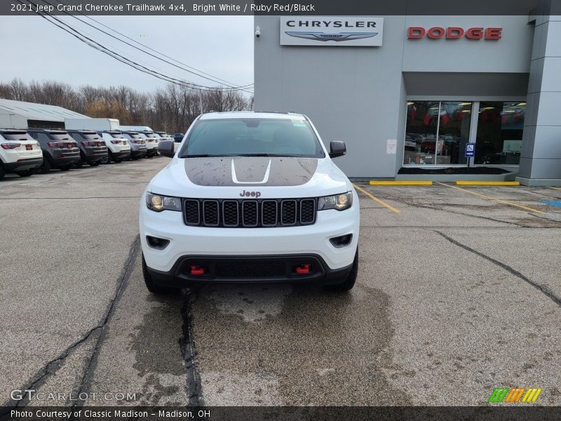 Bright White / Ruby Red/Black 2021 Jeep Grand Cherokee Trailhawk 4x4