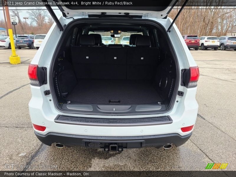  2021 Grand Cherokee Trailhawk 4x4 Trunk