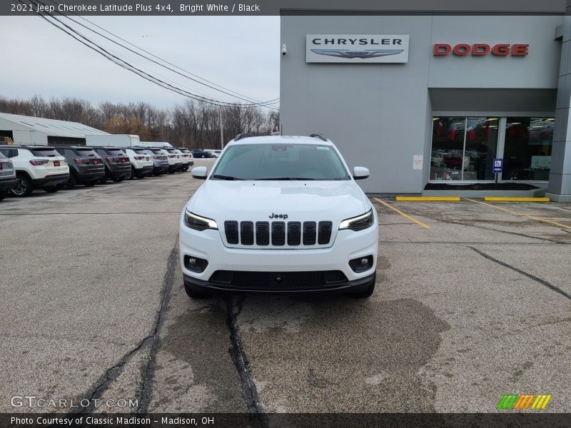 Bright White / Black 2021 Jeep Cherokee Latitude Plus 4x4