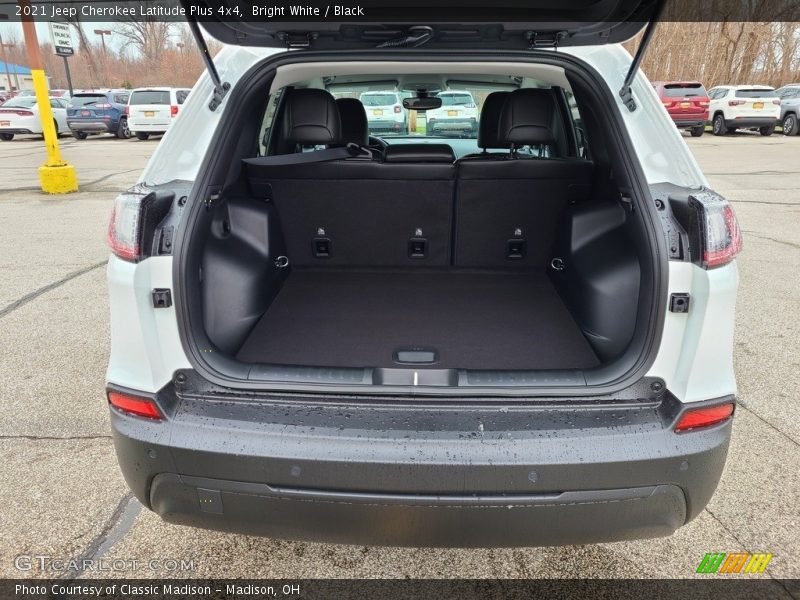 Bright White / Black 2021 Jeep Cherokee Latitude Plus 4x4