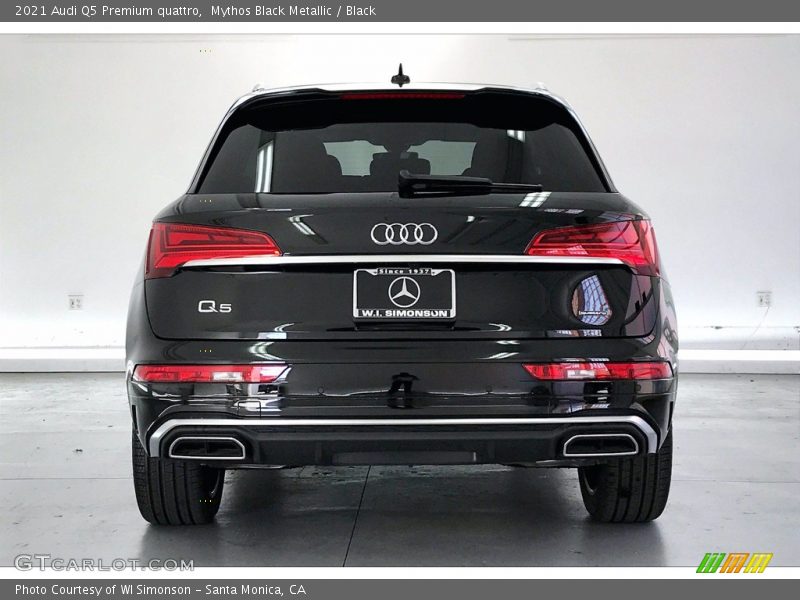 Mythos Black Metallic / Black 2021 Audi Q5 Premium quattro