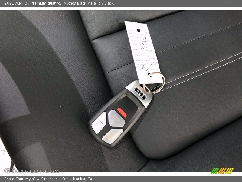 Mythos Black Metallic / Black 2021 Audi Q5 Premium quattro