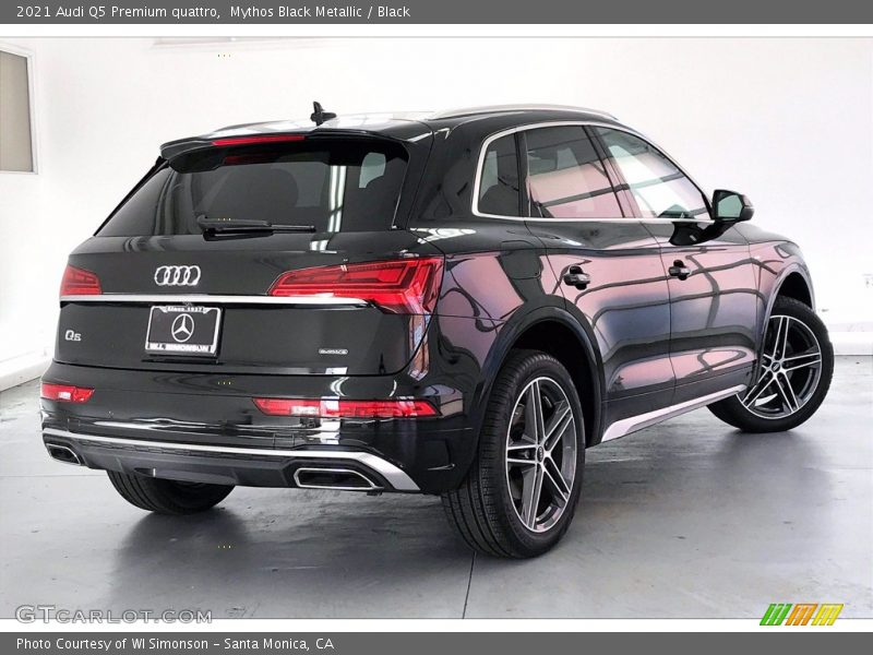 Mythos Black Metallic / Black 2021 Audi Q5 Premium quattro