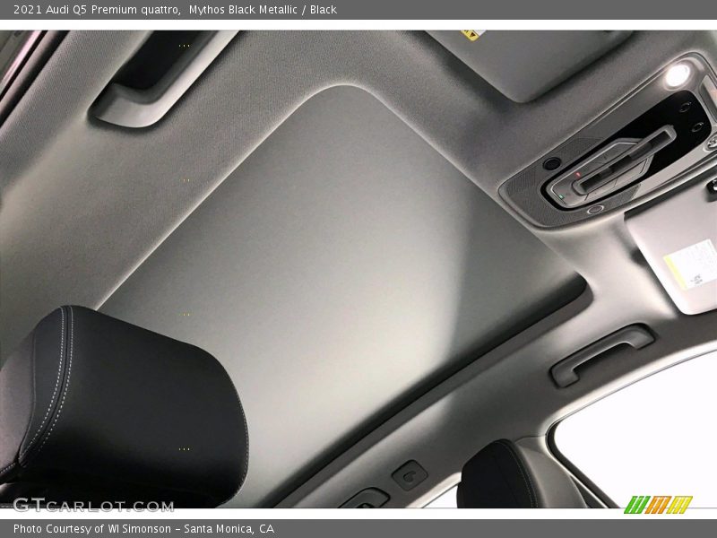 Mythos Black Metallic / Black 2021 Audi Q5 Premium quattro