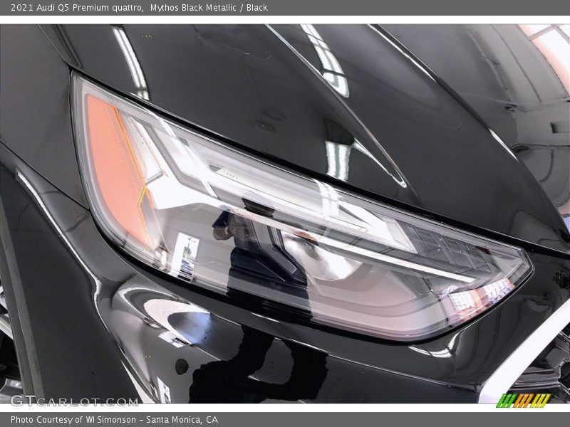 Mythos Black Metallic / Black 2021 Audi Q5 Premium quattro