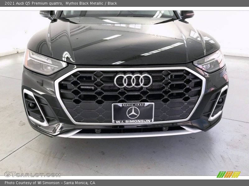 Mythos Black Metallic / Black 2021 Audi Q5 Premium quattro