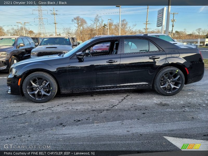  2021 300 S Gloss Black