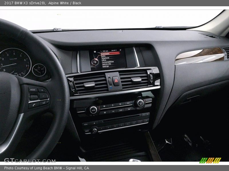 Alpine White / Black 2017 BMW X3 sDrive28i