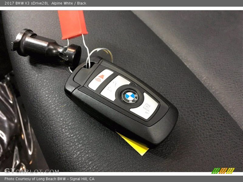 Alpine White / Black 2017 BMW X3 sDrive28i