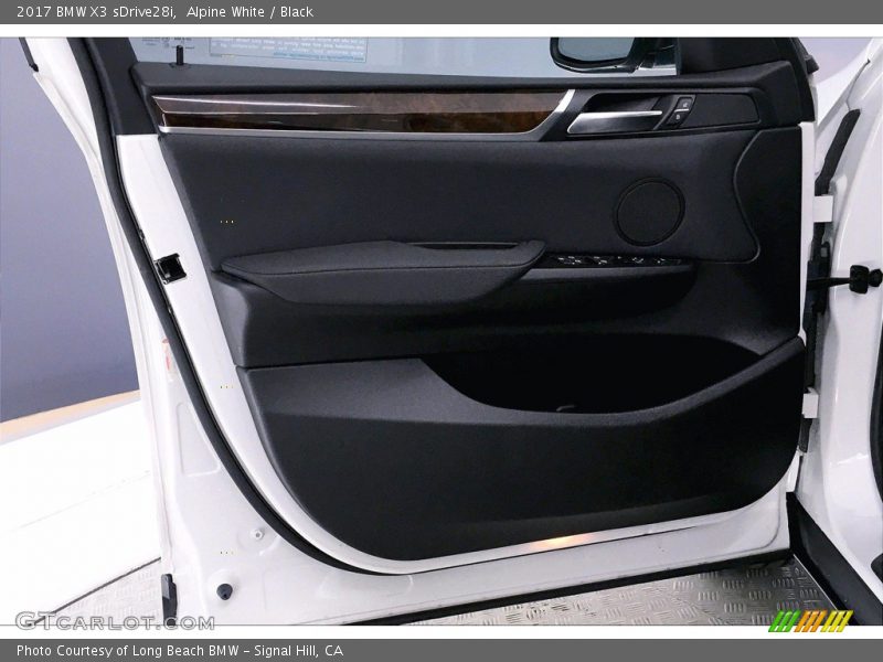 Alpine White / Black 2017 BMW X3 sDrive28i