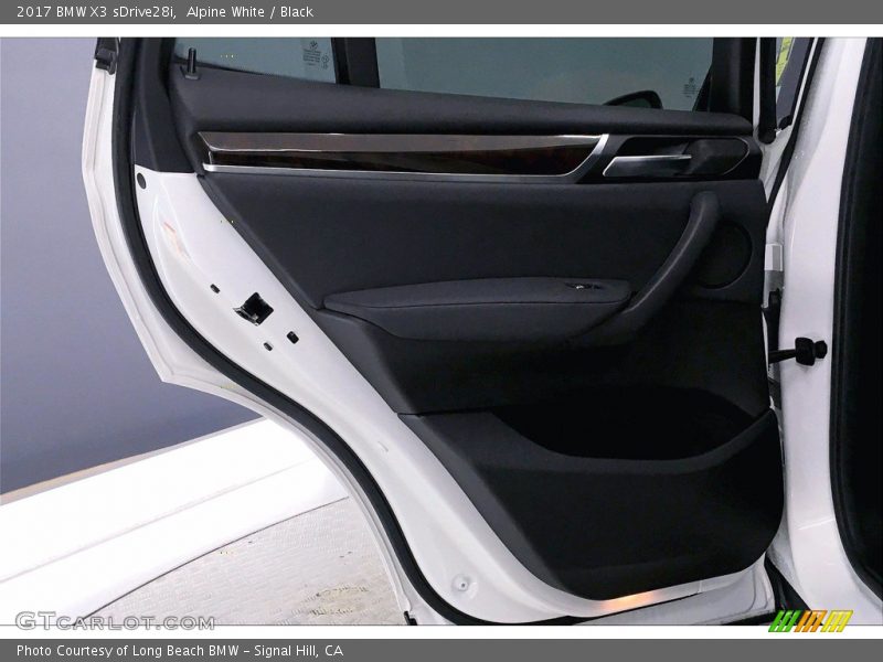 Alpine White / Black 2017 BMW X3 sDrive28i