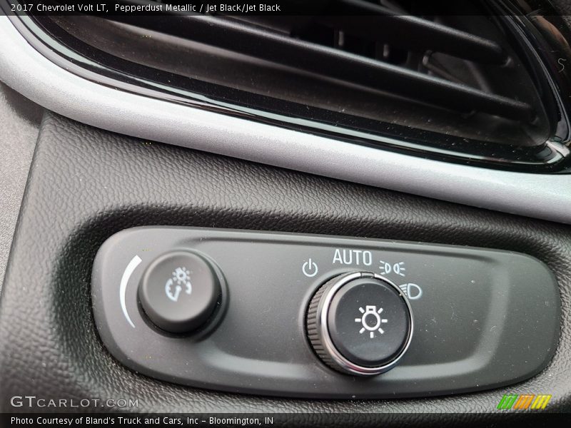 Controls of 2017 Volt LT