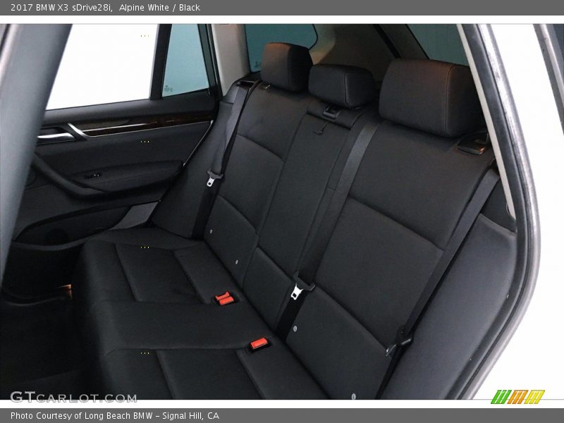 Alpine White / Black 2017 BMW X3 sDrive28i