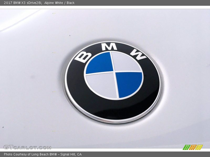Alpine White / Black 2017 BMW X3 sDrive28i