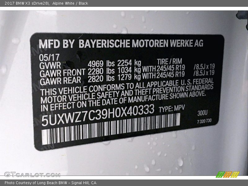 Alpine White / Black 2017 BMW X3 sDrive28i