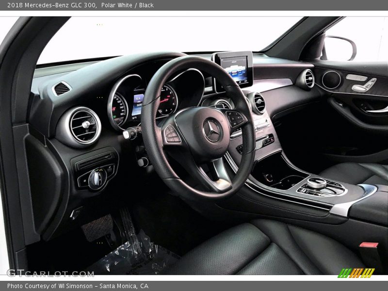 Polar White / Black 2018 Mercedes-Benz GLC 300